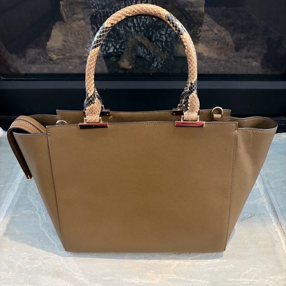 Henri Bendel RARE Large Gotham Snake Tote in Olive Brown - Picture 2 of 10